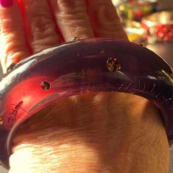 SALE 3/$20 Lucite Chunky bangle,purple crackle,reverse gold painted, rhinestones - Picture 10 of 14